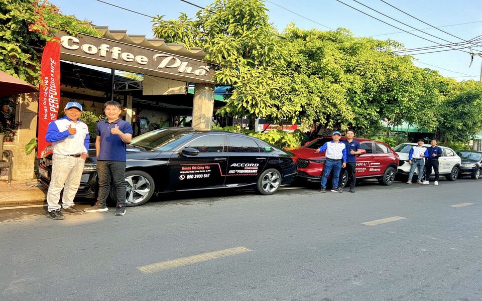 Đầu tư vào trải nghiệm mua xe: Quảng cáo không chỉ là bán xe, mà là bán trải nghiệm 4 Quảng Cáo Ô Tô - Tối Ưu Đa Nền Tảng Quảng cáo ô tô nên tập trung vào trải nghiệm thay vì chỉ bán sản phẩm