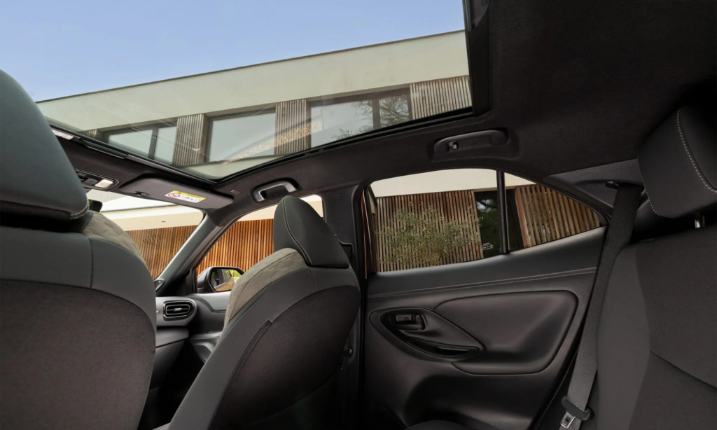 Toyota Yaris Cross 2026 ra mắt: Diện mạo mới, nâng cấp công nghệ, tiếp tục dẫn đầu phân khúc SUV đô thị