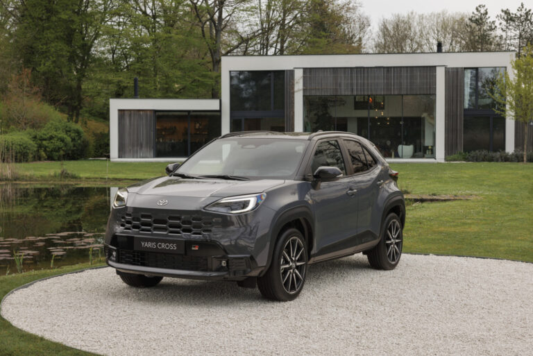 Toyota Yaris Cross 2026 ra mắt: Diện mạo mới, nâng cấp công nghệ, tiếp tục dẫn đầu phân khúc SUV đô thị