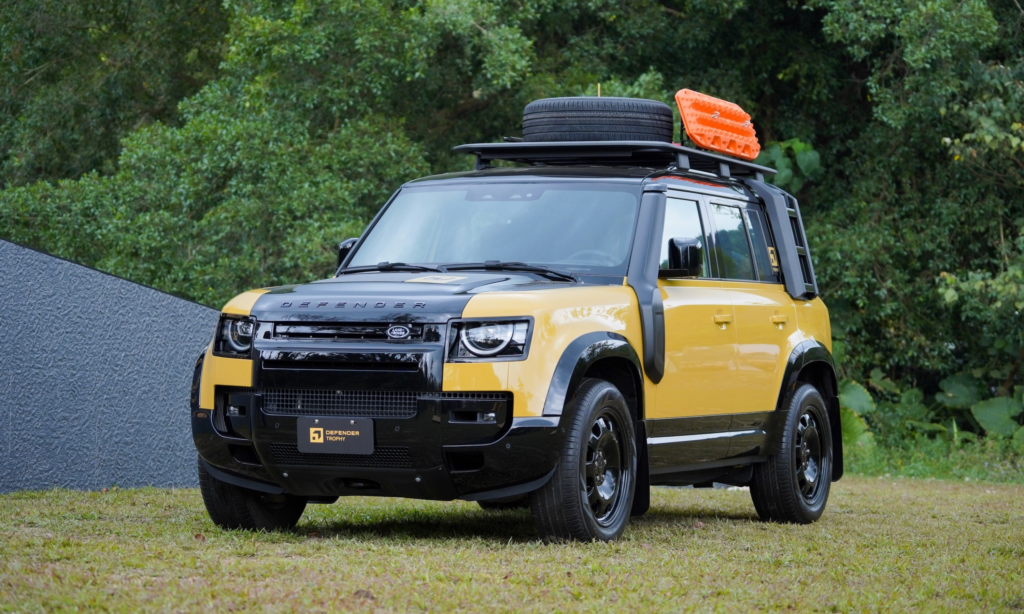 Land Rover Defender Trophy sắp về Việt Nam: SUV off-road hạng sang giá 7,489 tỷ đồng