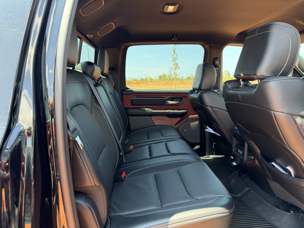 Ram 1500 2026 đầu tiên về Việt Nam: Động cơ mới mạnh tới 540 mã lực, giá bán dự kiến dễ tiếp cận hơn 8 Quảng Cáo Ô Tô - Tối Ưu Đa Nền Tảng Ram 1500 2026 đầu tiên về Việt Nam: Động cơ mới mạnh tới 540 mã lực, giá bán dự kiến dễ tiếp cận hơn