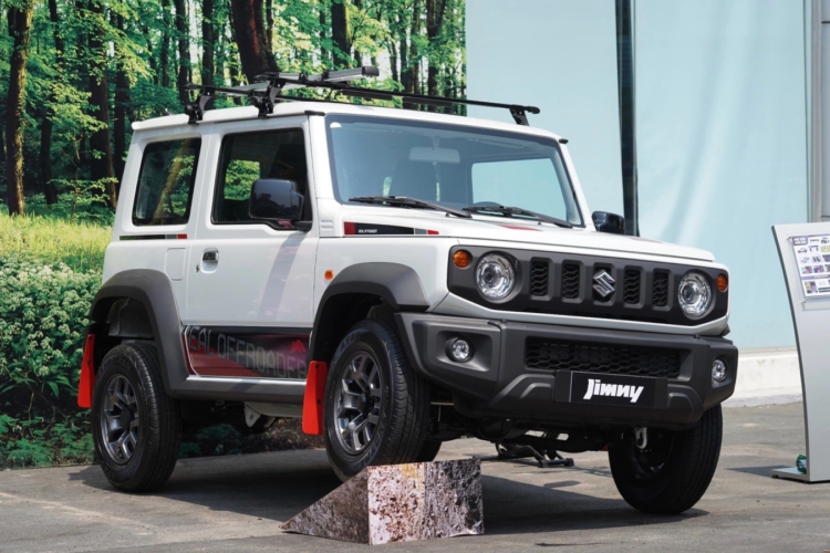 Suzuki Jimny giảm giá tới 180 triệu đồng: SUV off-road nhập Nhật xuống còn hơn 600 triệu đồng