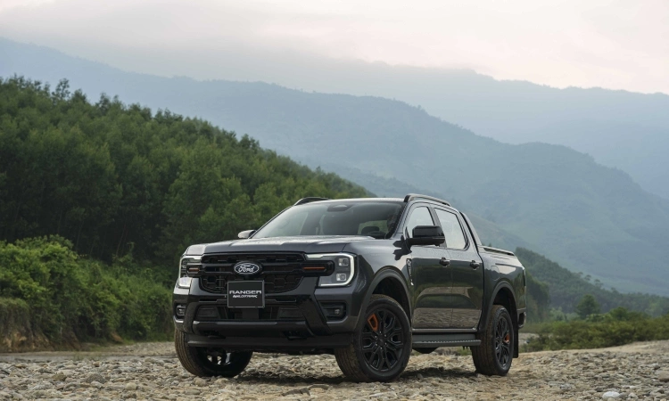 Ford Ranger Wildtrak V6 ra mắt Việt Nam: Bán tải 247 mã lực giá gần 1,1 tỷ đồng